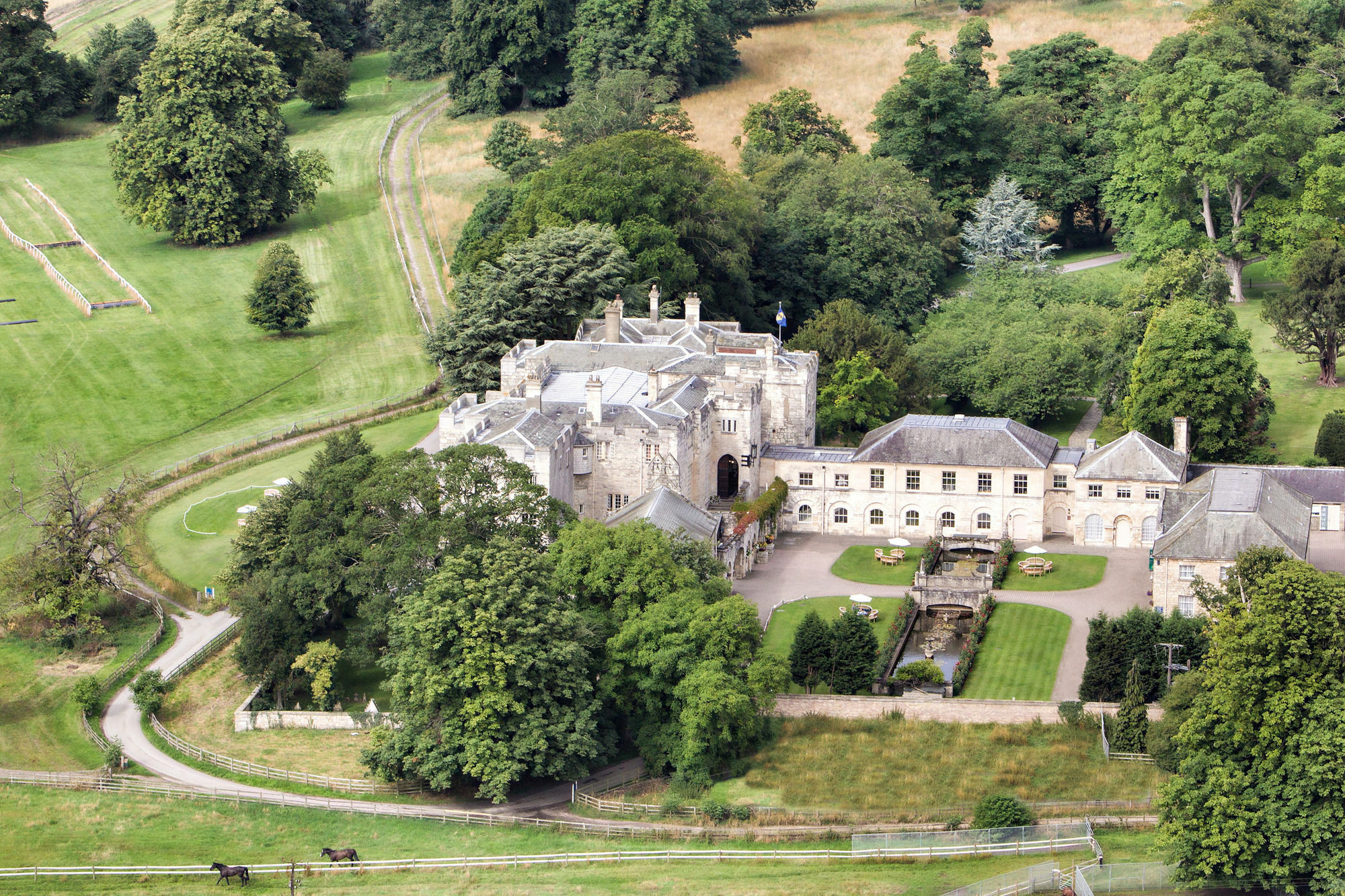 Hazlewood Castle & Spa Тадкастер Екстер'єр фото